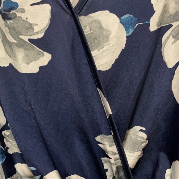 Venus Floral Blouse - Picture 4 of 15